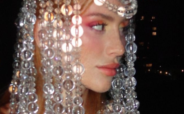 Quais produtos da Mari Maria Makeup as divas pop brasileiras usariam no Carnaval?